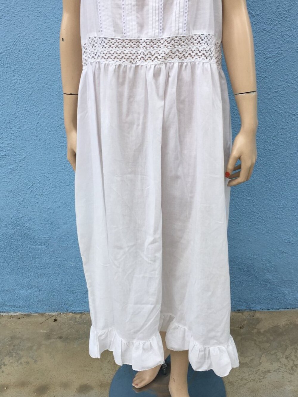 NWT Laura Ashley White Romantic Gown Nightgown Lace Sleeveless sz L Cottagecore - Picture 3 of 10
